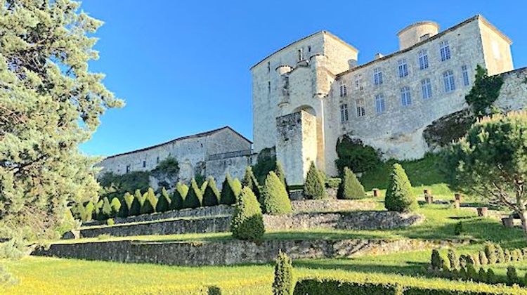 Soutien important pour le château de Courrensan et l’église romane de Jézeau